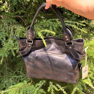 NWT Floti leather tote Italian leather